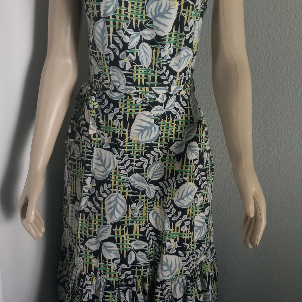 Dress - Picture 2 of 8
